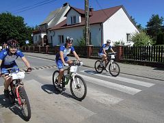 Ráno jsme se po svých přesunuli necelých 10km do centra štafet.